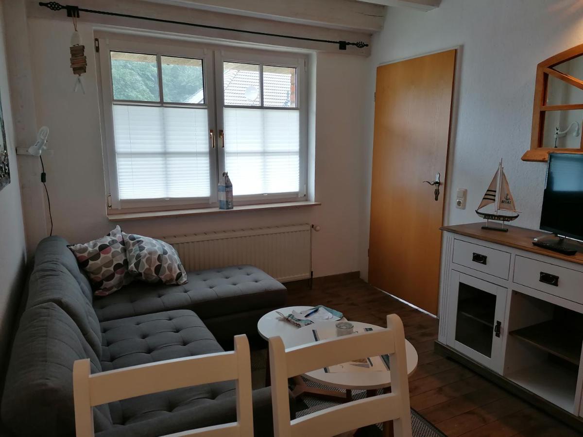 Boddenhus Auf Ruegen - Ferienwohnungen Und Pension Rappin Exterior foto