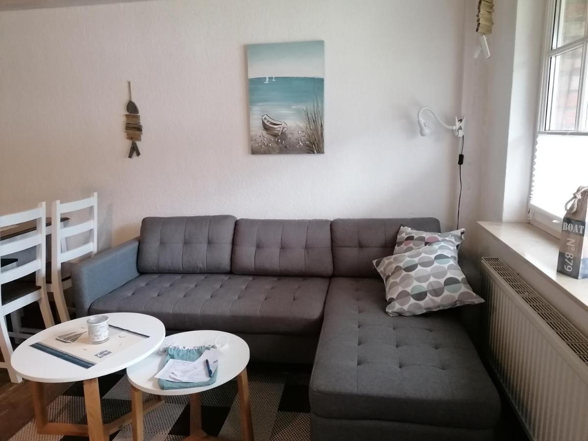 Boddenhus Auf Ruegen - Ferienwohnungen Und Pension Rappin Exterior foto