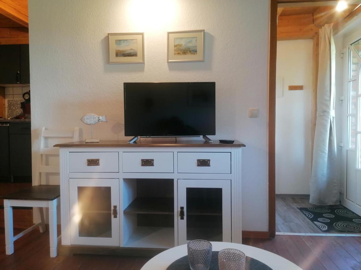 Boddenhus Auf Ruegen - Ferienwohnungen Und Pension Rappin Exterior foto