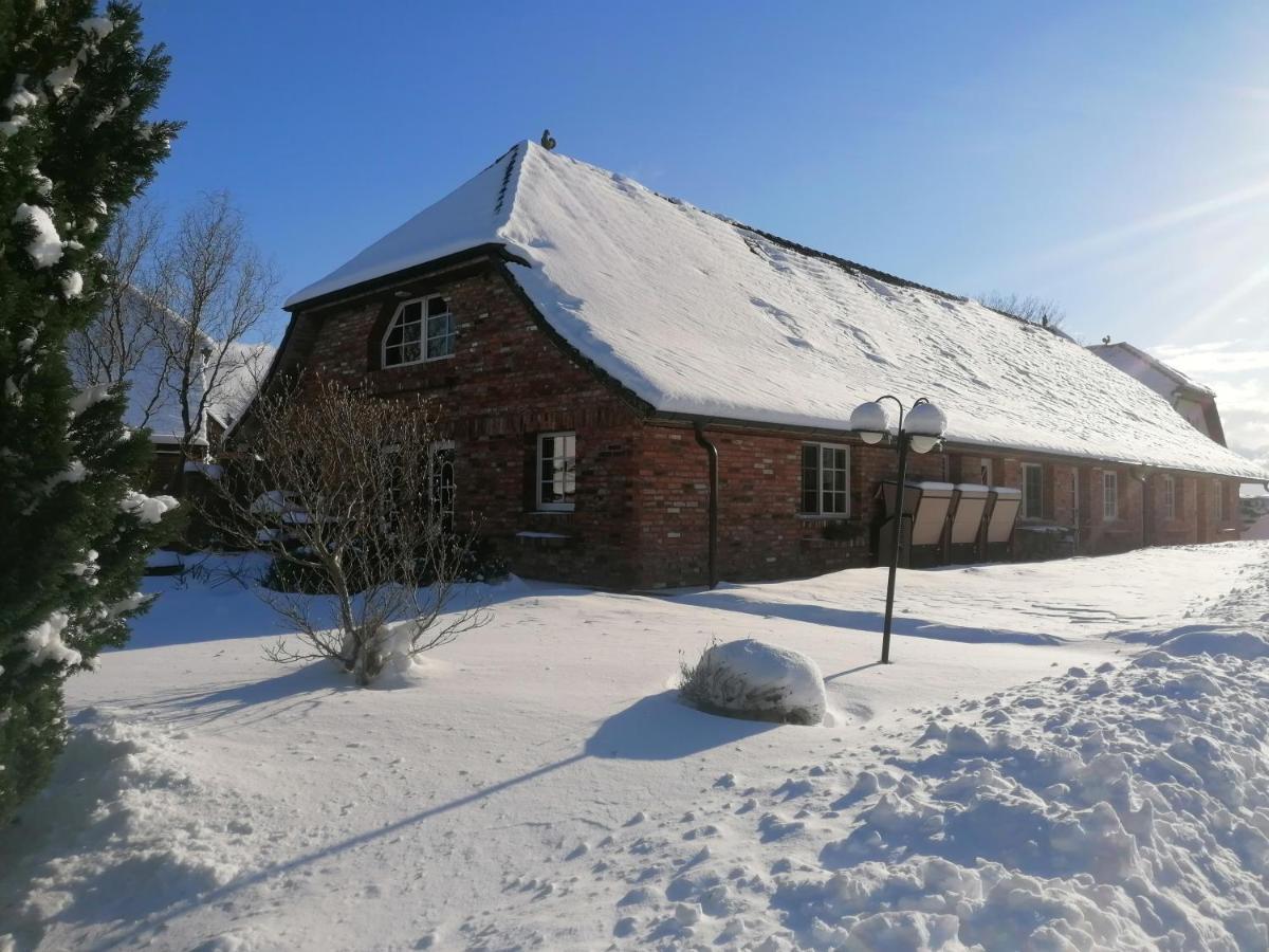 Boddenhus Auf Ruegen - Ferienwohnungen Und Pension Rappin Exterior foto