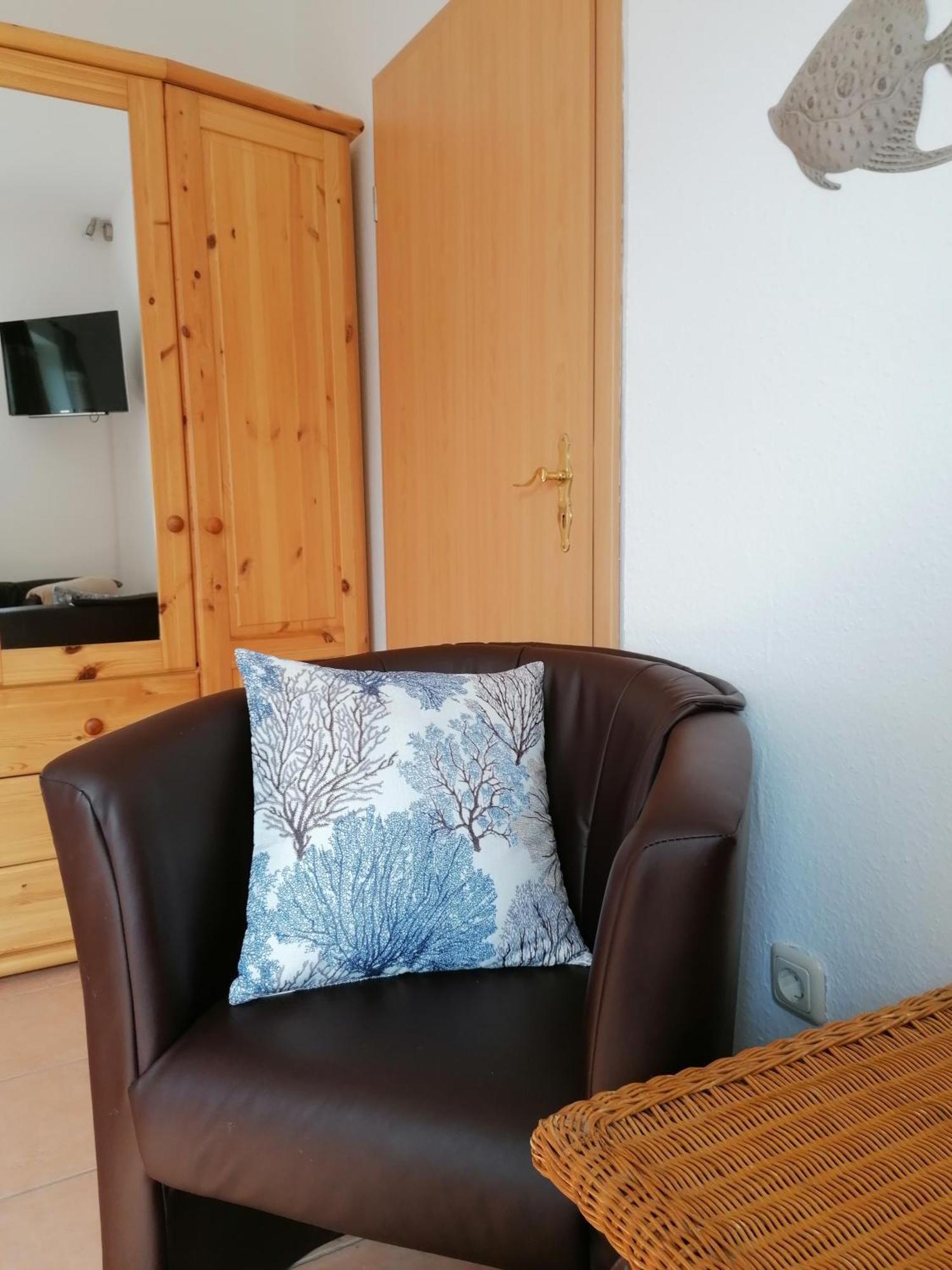 Boddenhus Auf Ruegen - Ferienwohnungen Und Pension Rappin Cameră foto